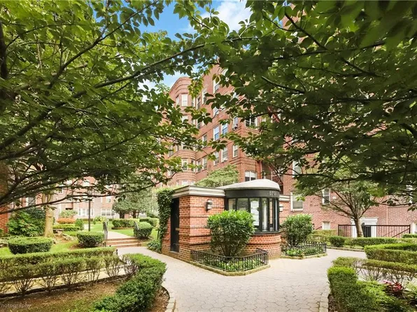 8701 Shore Road image 10 of 11