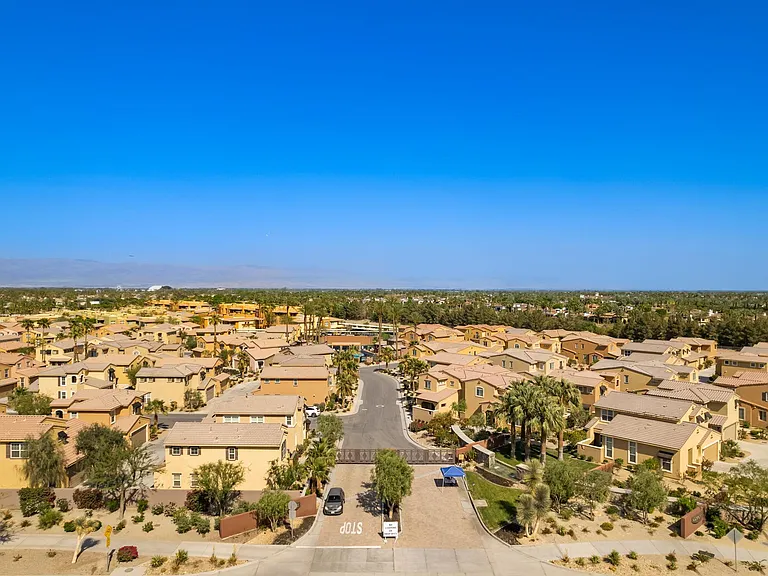 52230 Desert Spoon Ct — Photo 48