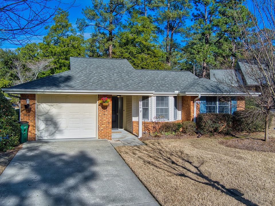 1st image of 506 Larchmont Pl