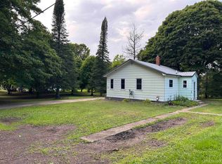 27548 2nd St, Kearsarge, MI 49913