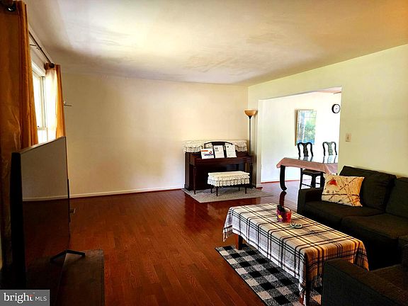 5th image of 7502 Melton Ct