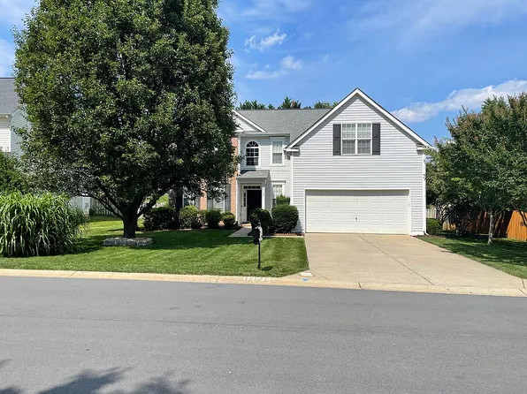 17127 Cambridge Woods Ct, Charlotte, NC 28277
