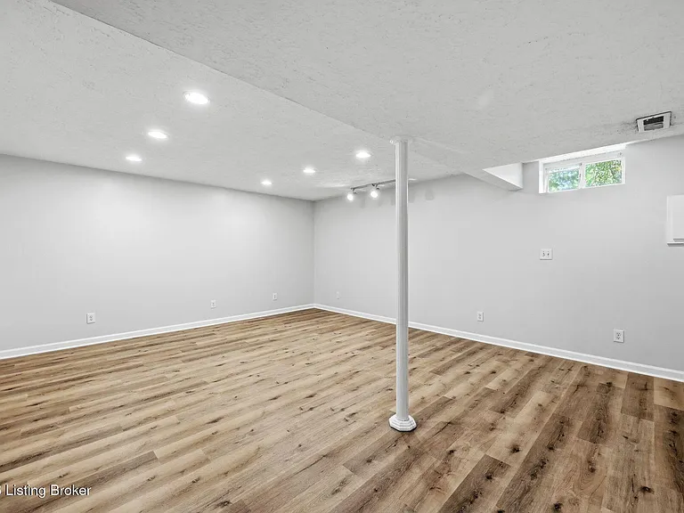 4029 Orchard Lake Dr — Photo 28