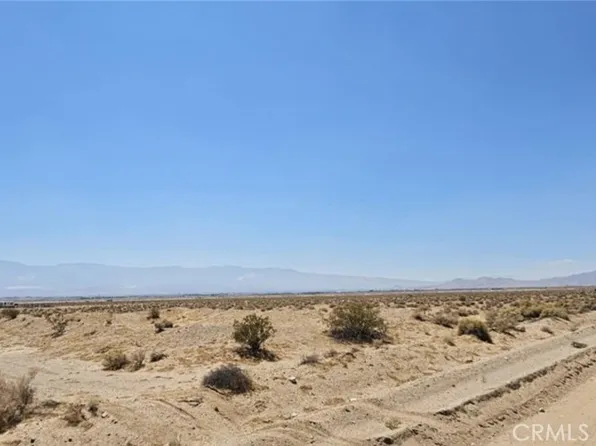800 Granite Rd, Lucerne Valley, CA 92356
