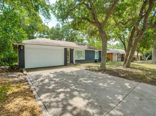 1960 Bluebird Ave, Fort Worth, TX 76111