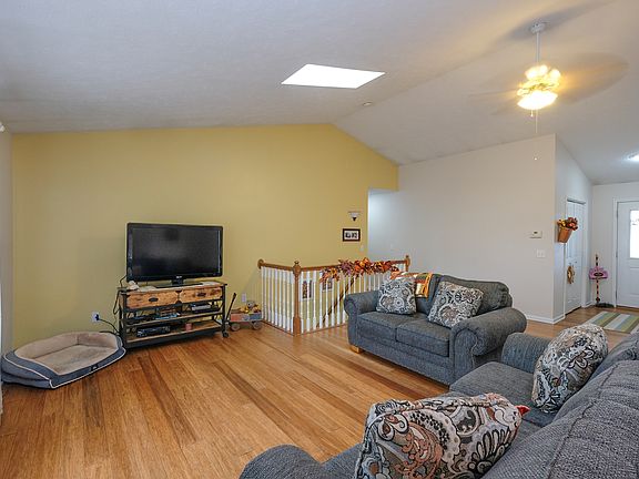 2nd image of 10667 Pennycress Ln