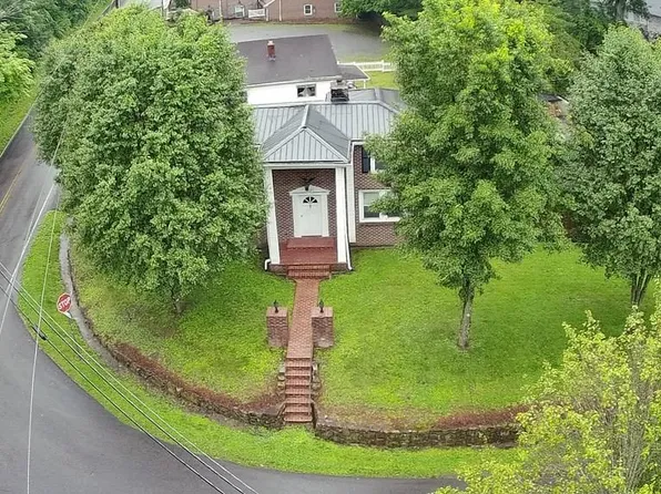 342 Old Kentucky Tpke, Cedar Bluff, VA 24609