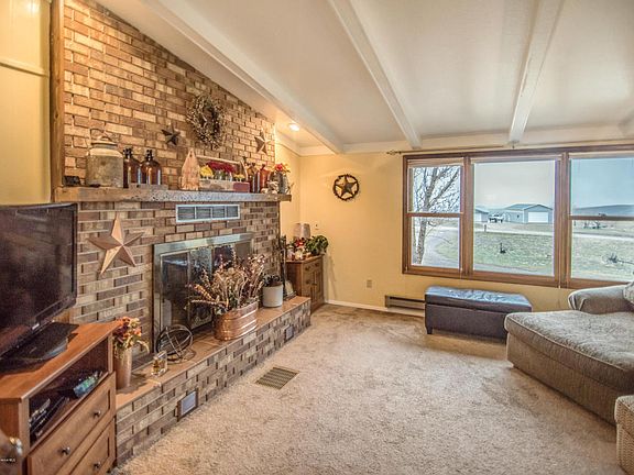 3rd image of 757 Barbara Dr