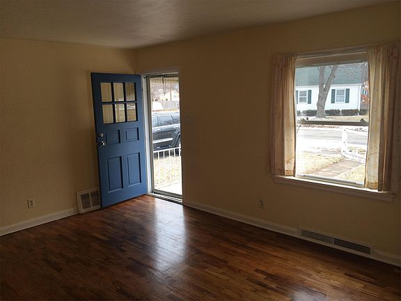 4th image of 52289 Central Ave