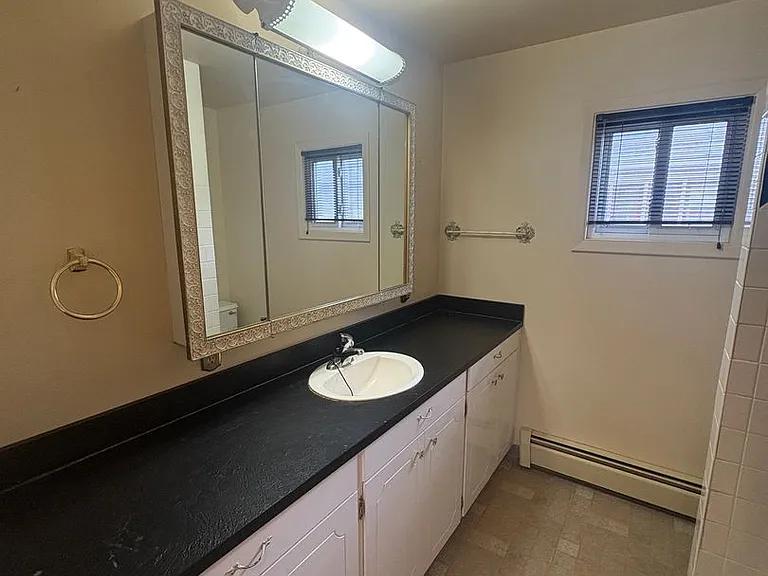 106 Burlington Ave — Photo 13
