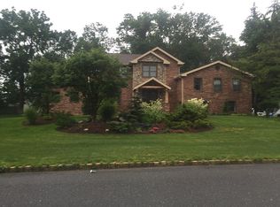 27 Eton Dr, North Caldwell, NJ 07006