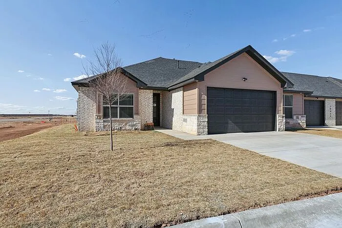 3 bed, 2.0 bath, $2,450 — Photo 1
