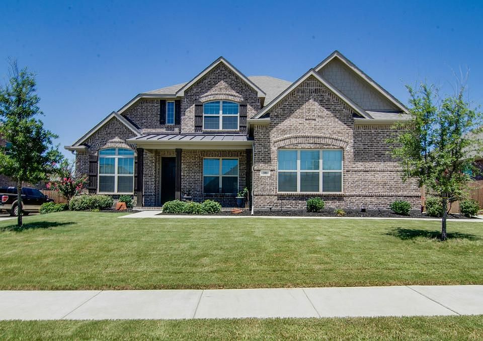 1st image of 381 Darian Dr