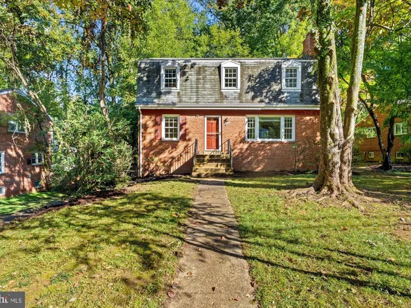 6524 Oakwood Dr, Falls Church, VA 22041