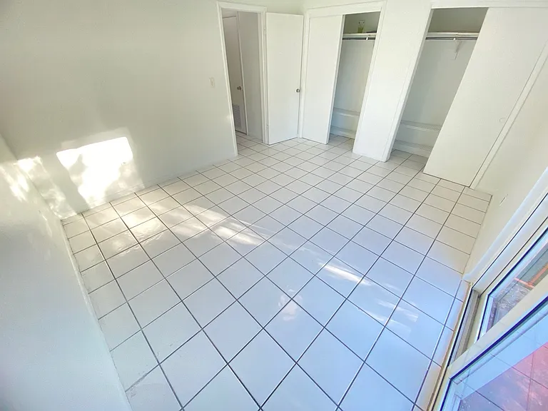 115 Bentley Dr #4 — Photo 6