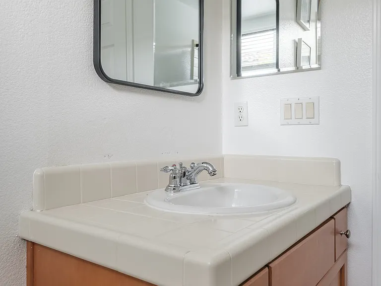 416 Cranston Ct — Photo 26