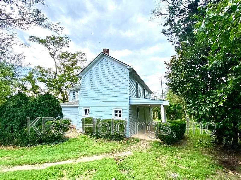 4 bed, 2.0 bath, 2000 sqft, $2,650 — Photo 2