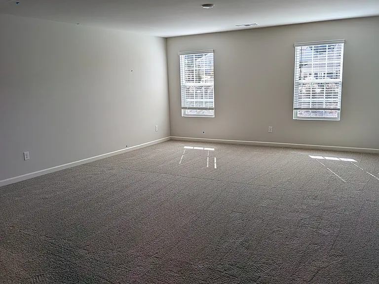 Loft - Apt for Theater, Man Cave or Play Area