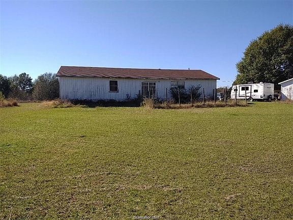 2nd image of 3422 Pebble Ln