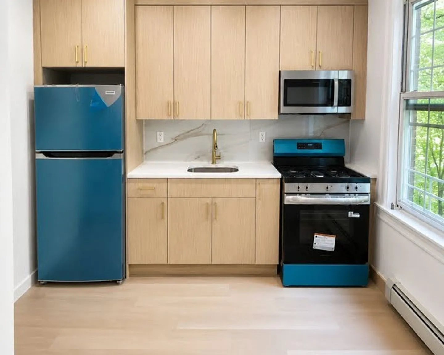 1 Bedroom Apartment Fully Renovated for Rent — Photo 1