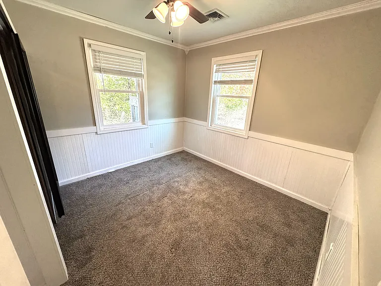 Sheridan Dr — Photo 11