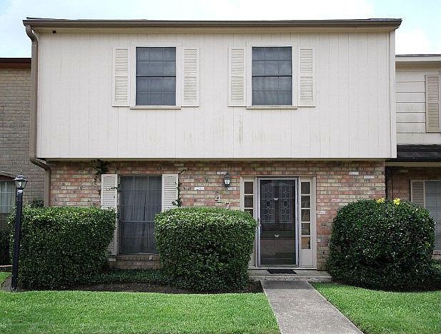 1st image of 479 Yorktown Ln