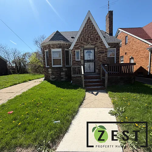 19171 Cliff St Photo 1