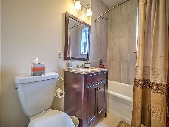 3rd image of 340 Fairmount Ave APT 407
