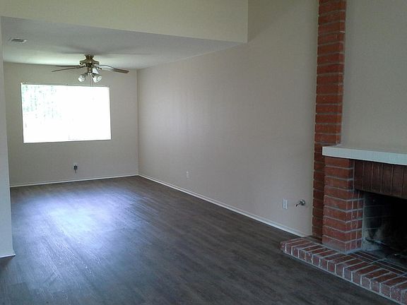 5th image of 2576 Kimberly Ave