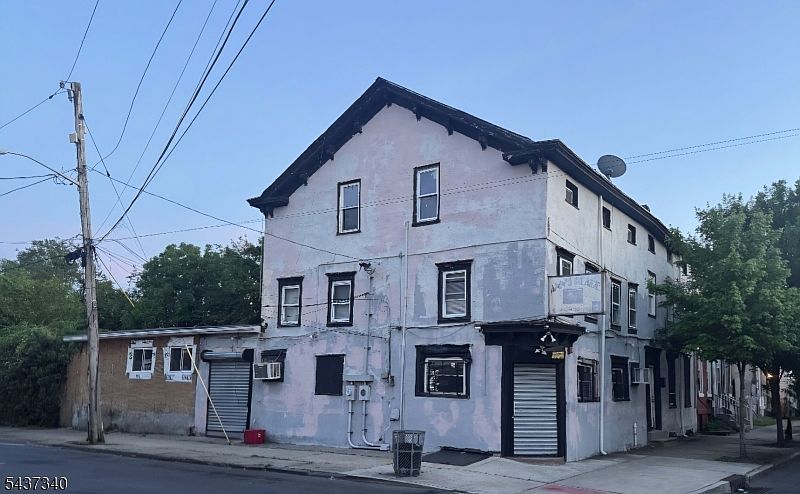1st image of 406 N Clinton Ave #406