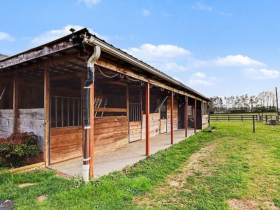 5th image of 151 Sugar Hill Rd NE