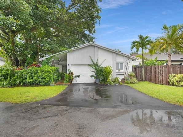 13617 SW 114th Ln, Miami, FL 33186