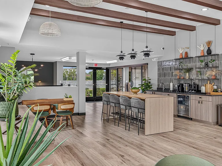 13-Stonebridge-15 (Leasing Center)