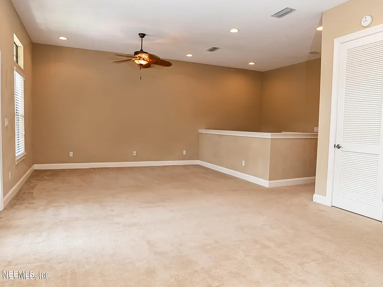 654 S Loop Pkwy — Photo 25