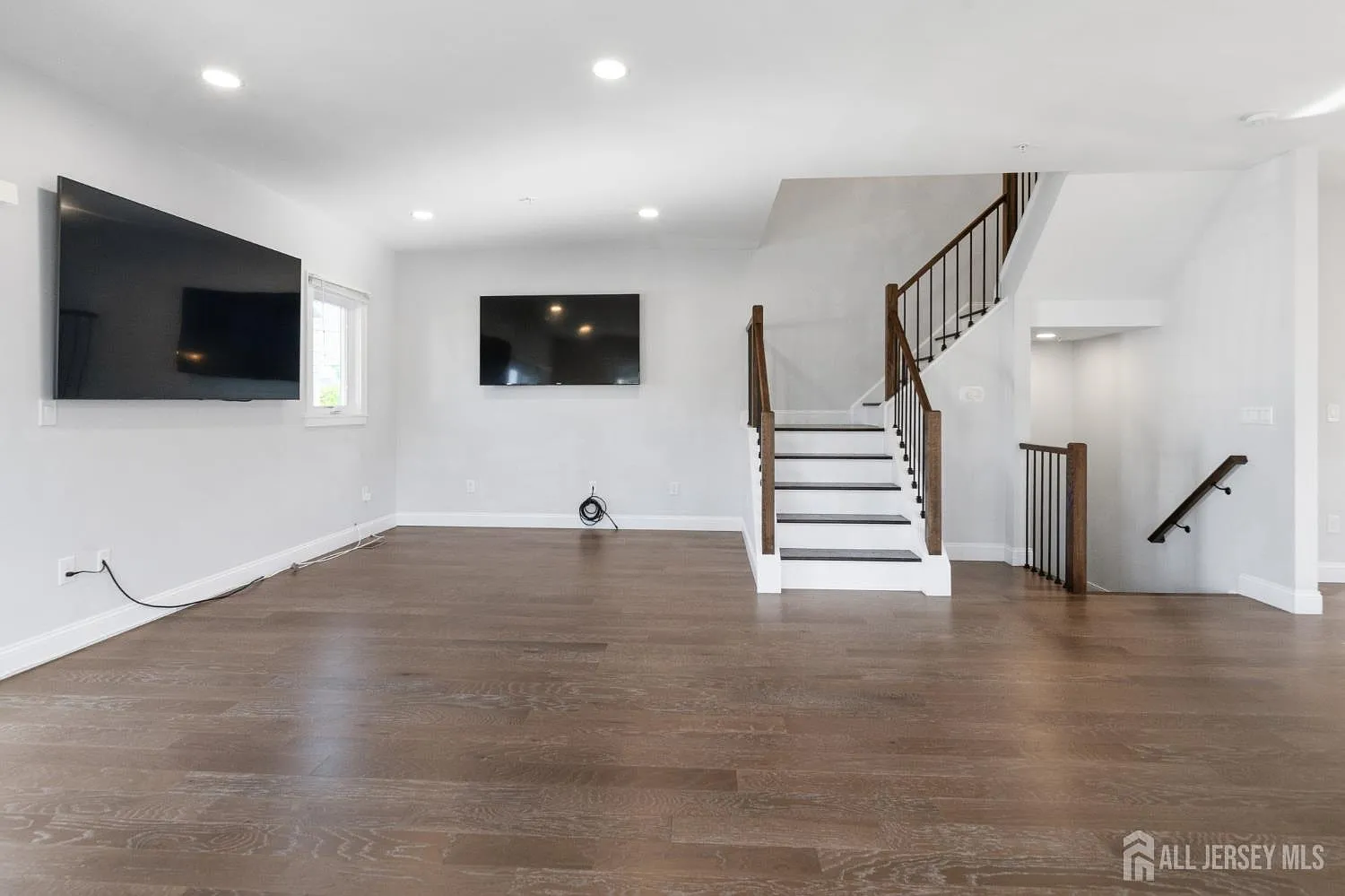 3 bed, 2.5 bath, 2223 sqft, $4,000 — Photo 4