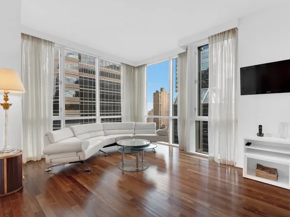 60 East 55th Street image 1 of 10