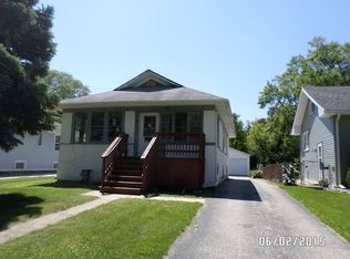 118 S Harvard Ave, Villa Park, IL 60181