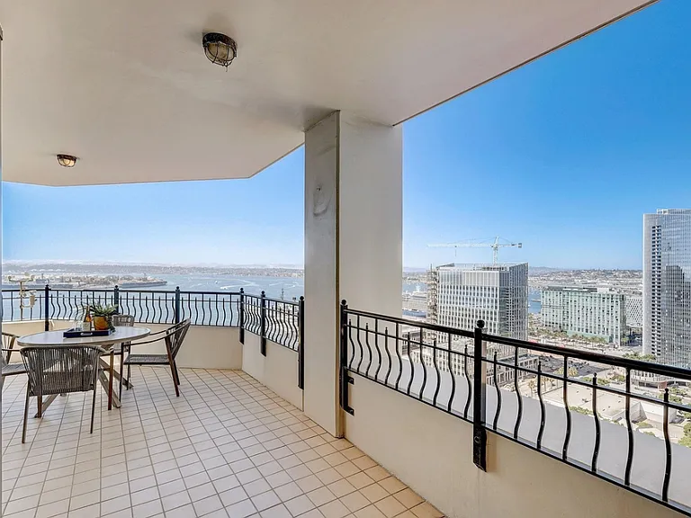 700 W Harbor Dr W #2902 — Photo 54