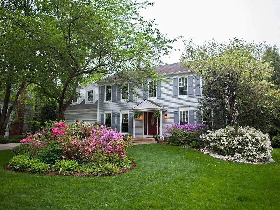 1st image of 209 Autumn Chase Dr