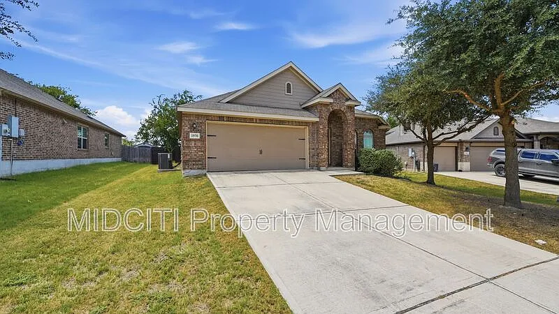 3 bed, 2.0 bath, 1552 sqft, $1,900 — Photo 3