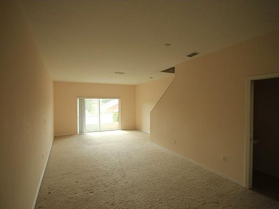 5th image of 1040 Chelsea Dr