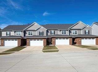 4020 Orchard Dr, Bettendorf, IA 52722