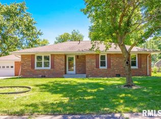 506 S Main St, Minier, IL 61759