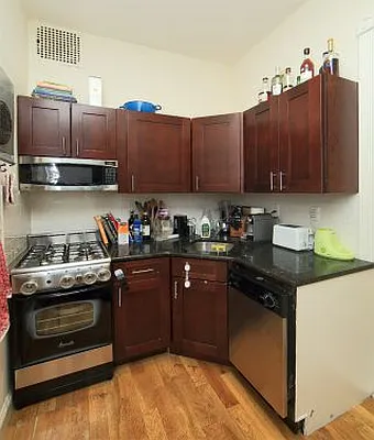 Rented by Icon Realty Management | media 4