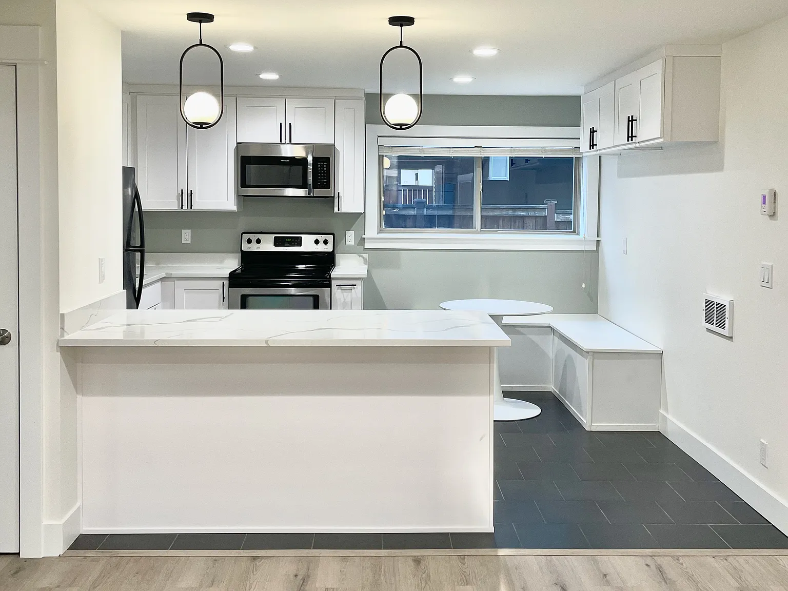 Studio, 548 sqft, $1,850 — Photo 4