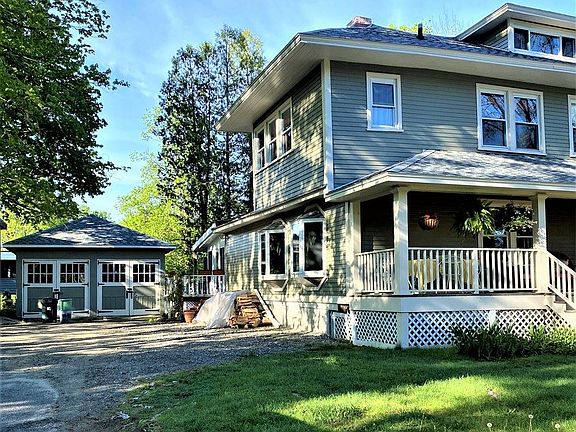 3rd image of 30 Greenwood St