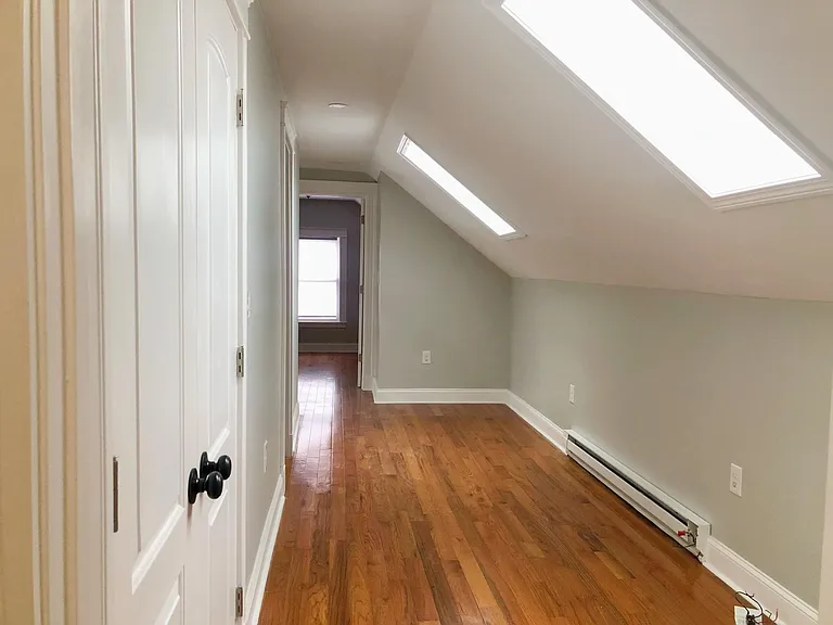 24 Stanley Ave — Photo 11