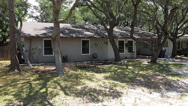 1st image of 202 Myrtle Ln