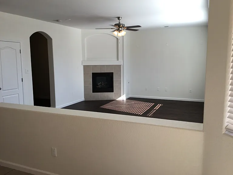 1391 Peppoli Loop SE — Photo 5