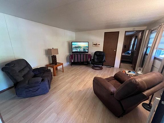 3rd image of 1732 Elm Ave